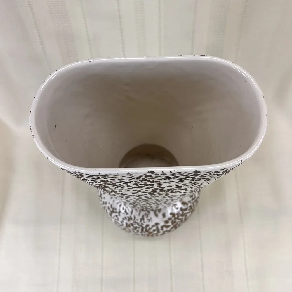 Shawnee Vintage Pottery Vase‎ MCM White Gold 10